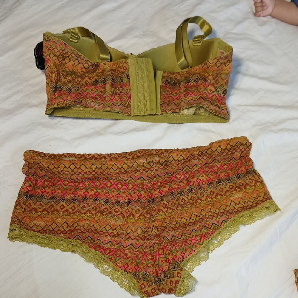 Olive Green Patterned Lace-Trim Bandeau Bra & Brief Set